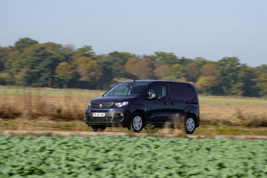  Peugeot Partner 2018 года  (WW) (фото 13 из 20)